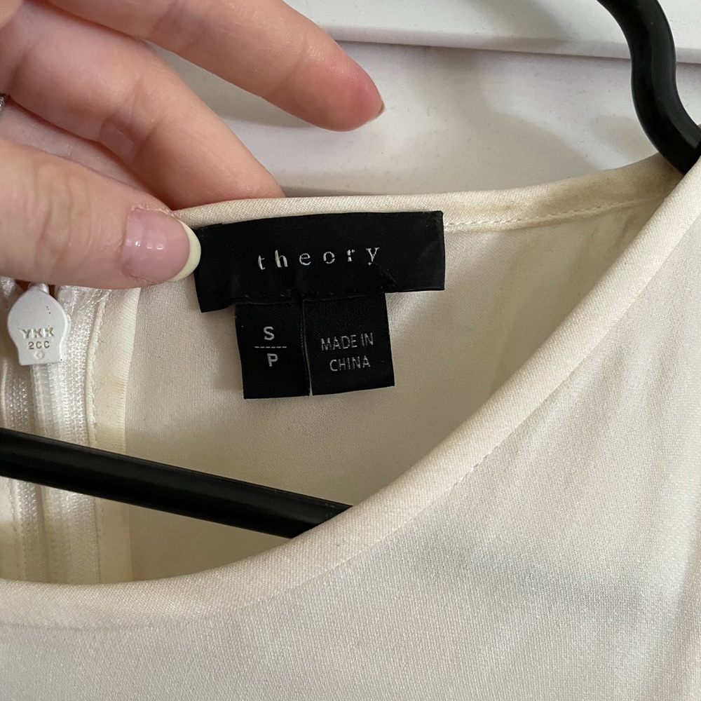 Ivory Theory silk sleeveless blouse